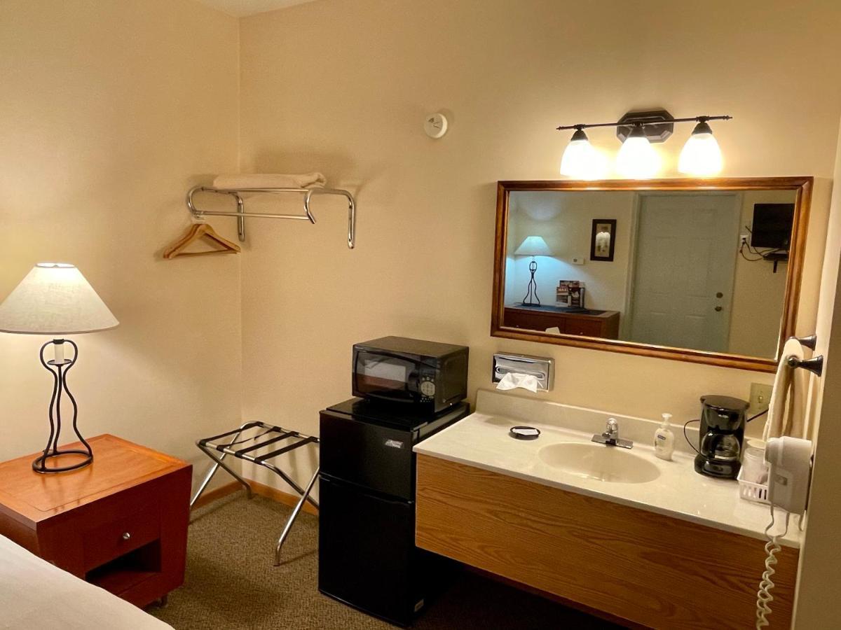 Whitetail Creek Resort Lead Екстериор снимка